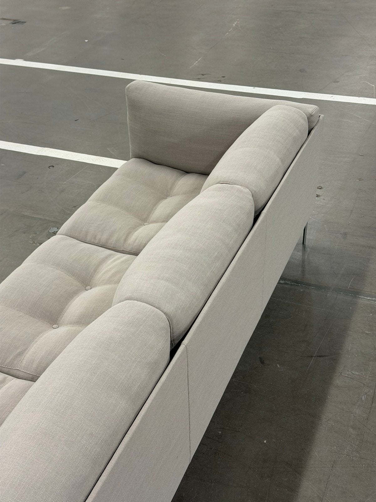 Living Divani Rod Sofa | Sand | NIEUWSTAAT + Garantie, Metaal, Driepersoons, 75 tot 100 cm, Ophalen of Verzenden