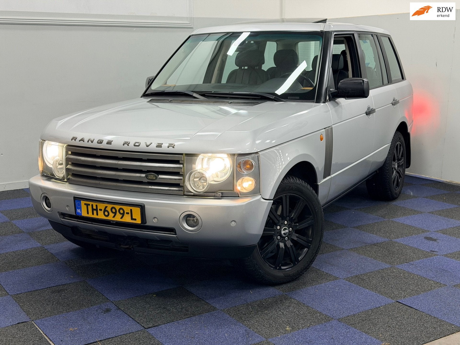 Land Rover Range Rover 4.4 V8 Vogue / NETTE AUTO / RIJDT SCH, Auto's, Automaat, Gebruikt, 8 cilinders, Bedrijf
