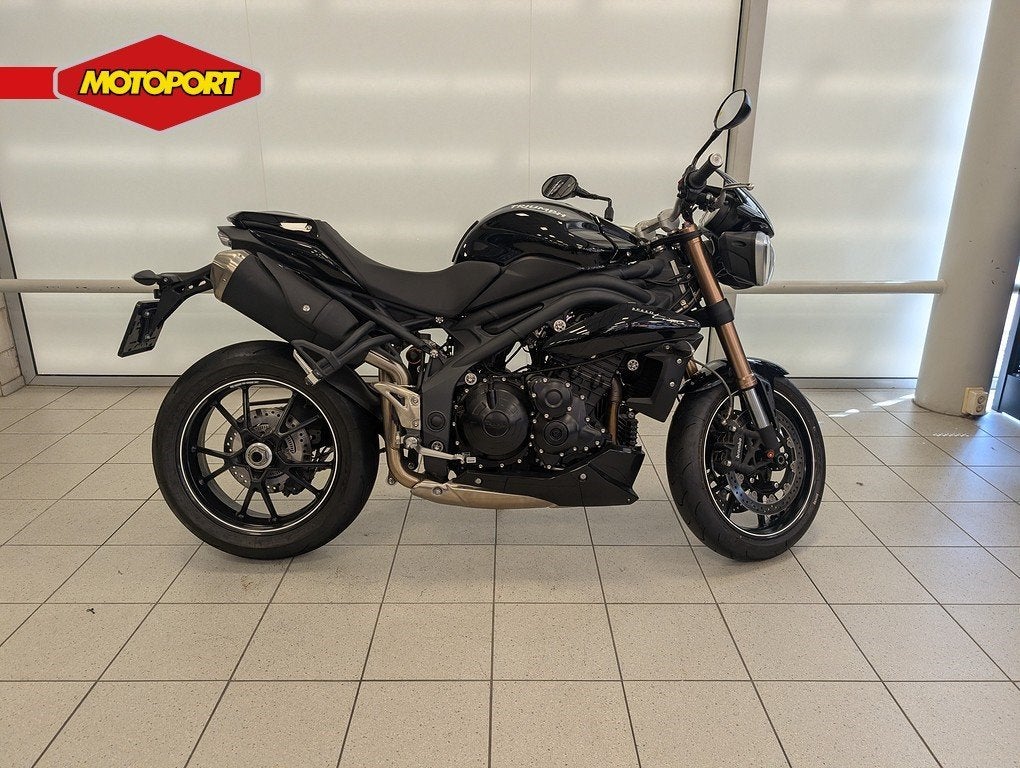 Triumph Speed Triple 94 (bj 2015), Triumph Motocycles, Nieuw, Bedrijf, Triumph.Benelux@triumph.co.uk