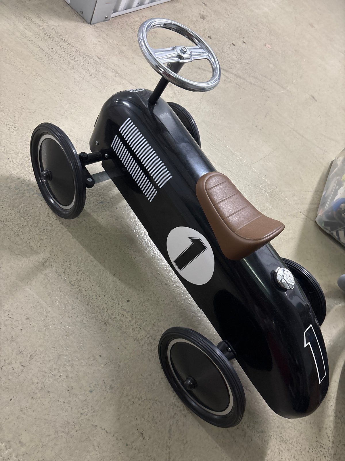Retro Roller Loopauto Zwart met Nummer 1, Kinderen en Baby's, Speelgoed | Speelgoedvoertuigen, Ophalen, Zo goed als nieuw