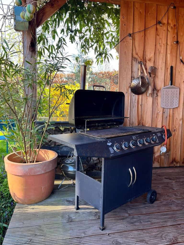 Grote barbeque op gas, Ophalen, Zo goed als nieuw, Gas