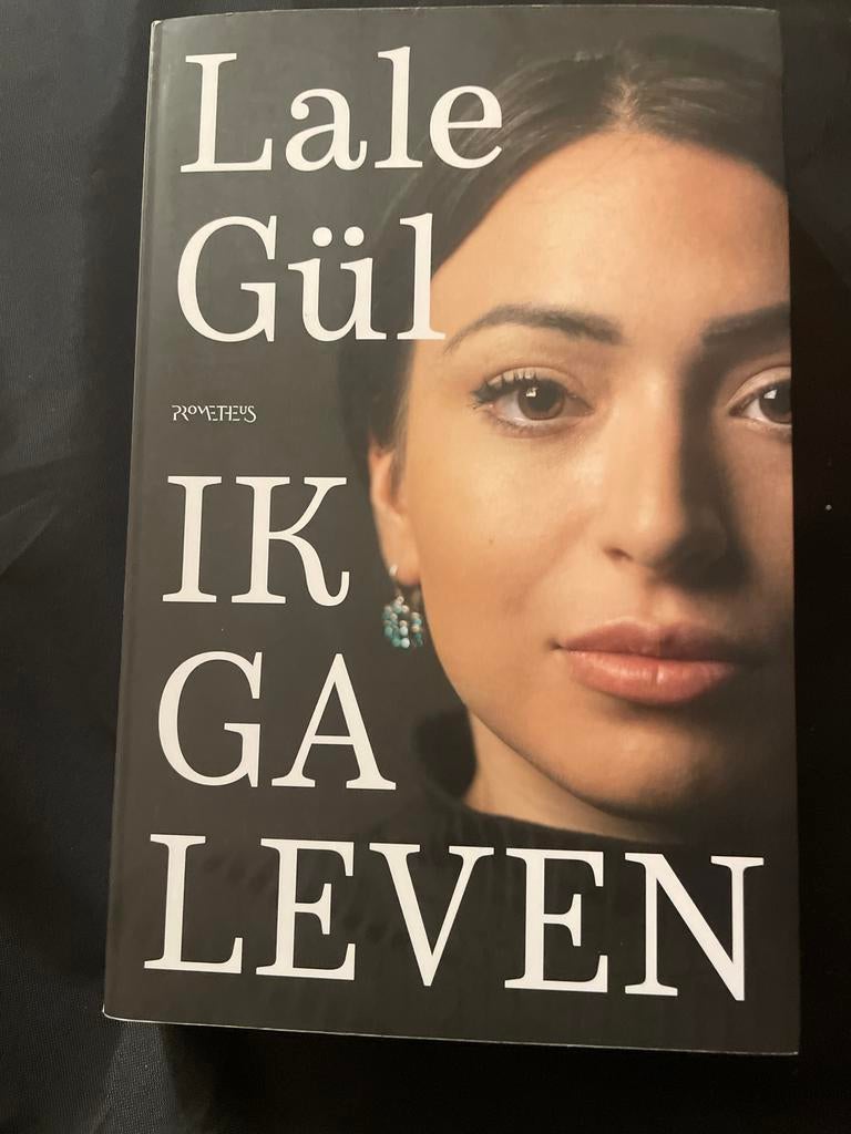 Lale Gül - Ik Ga Leven (Roman), Ophalen of Verzenden, Zo goed als nieuw, Nederland