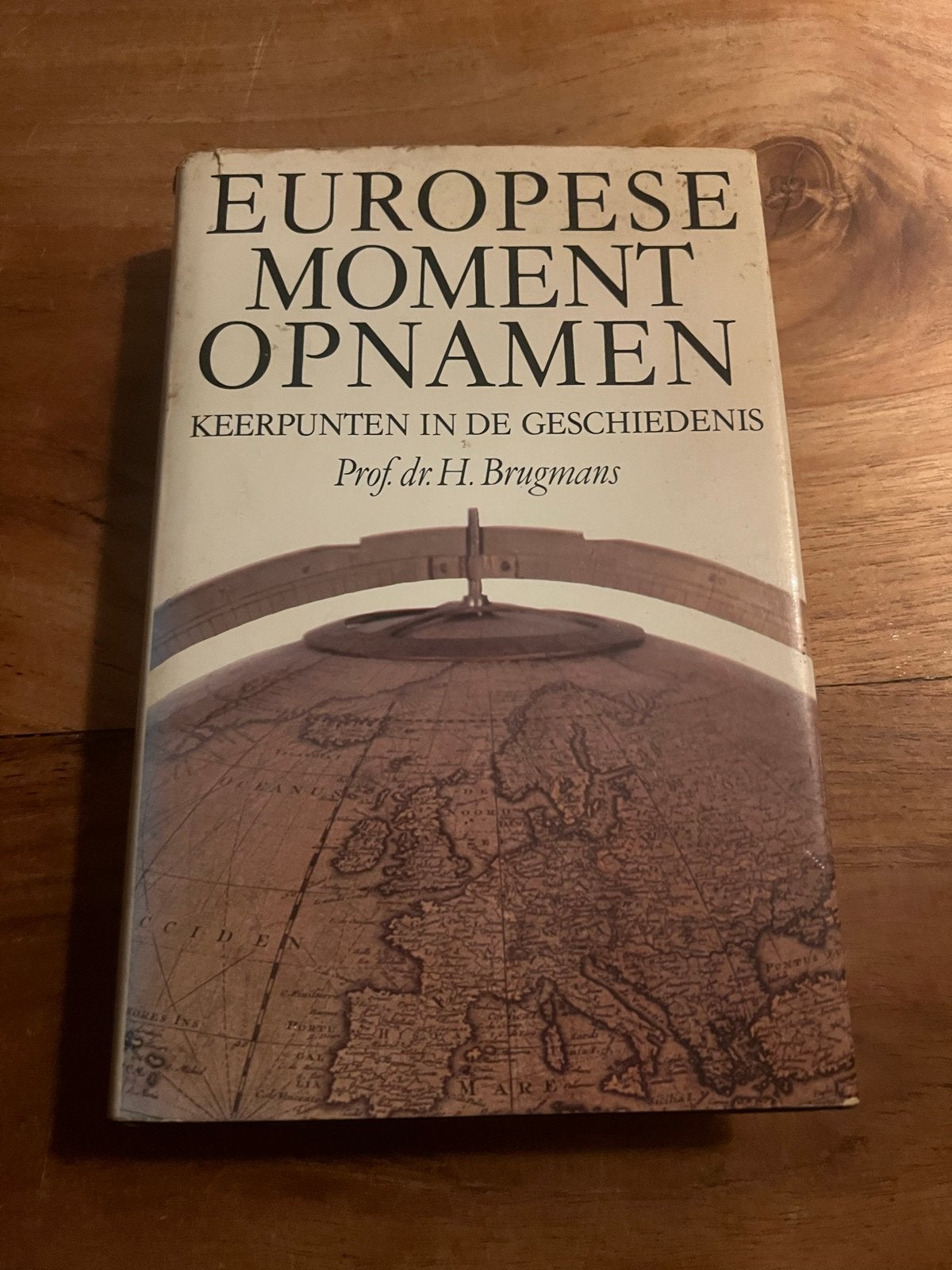 Europese Momentopnamen - Prof. dr. H. Brugmans, Boeken, Ophalen of Verzenden, 20e eeuw of later, Gelezen, Europa