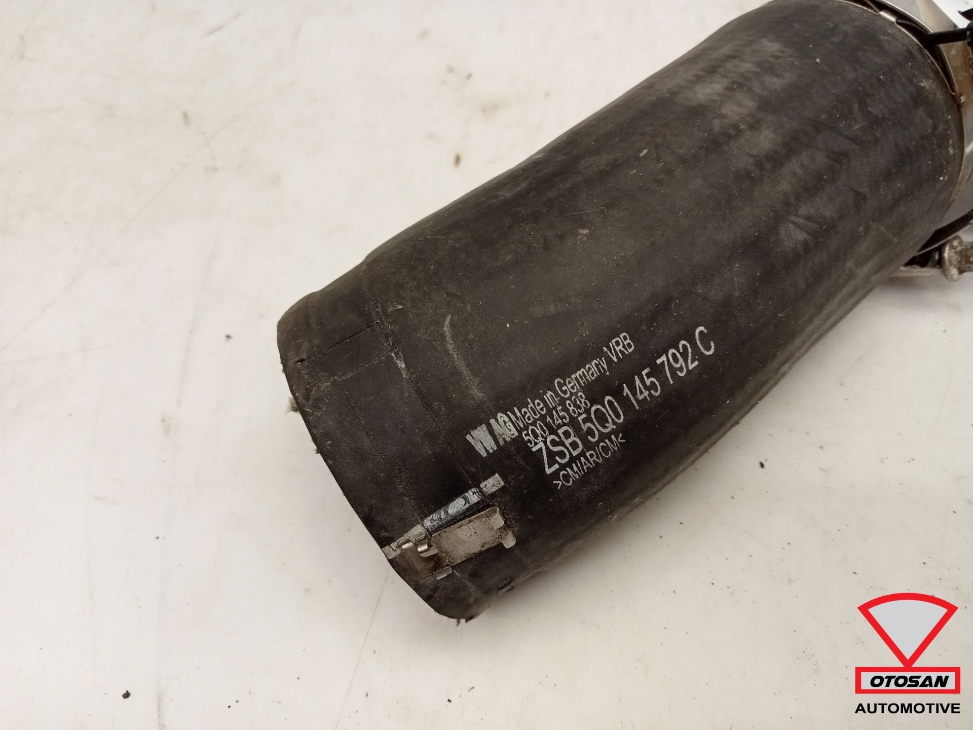 VW Audi Seat Skoda VAG Intercoolerslang 5Q0145792C, Gebruikt, Volkswagen, Volkswagen AG, Berliner Ring 2
38440  Wolfsburg, DE