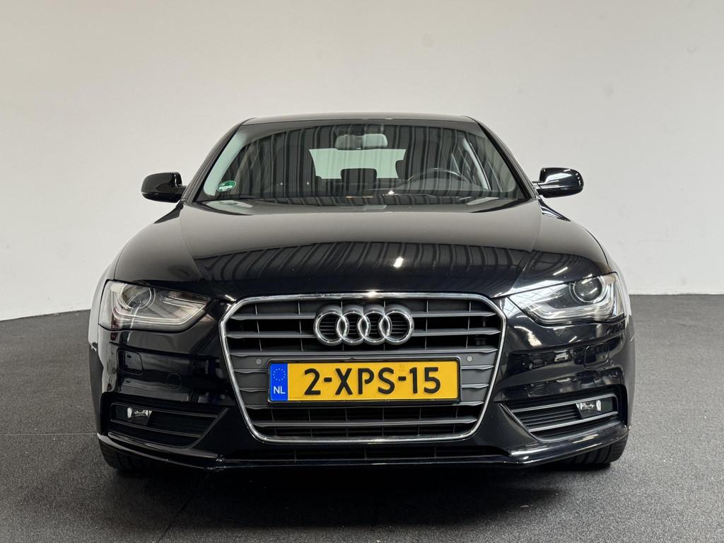 Audi A4 Limousine 1.8 TFSI Business Edition Automaat Navigat, Auto's, Audi, Stof, Gebruikt, 4 cilinders, Zwart