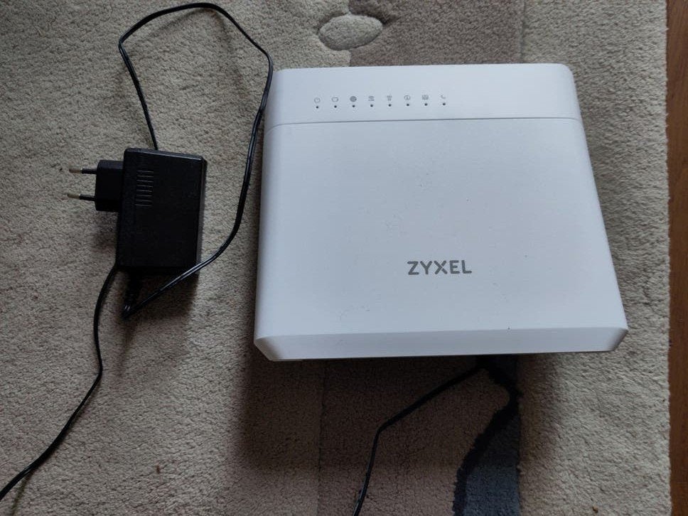 Zyxel VMG8825-T50 Modem Router, Computers en Software, Routers en Modems, Ophalen of Verzenden, Gebruikt, Router met modem, Zyxel