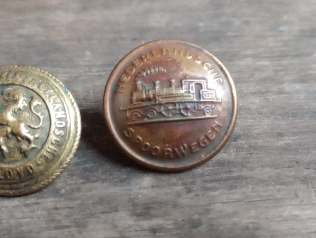 2 Knopen artillerie & spoorwegen, Ophalen of Verzenden, Gebruikt, Trein, Overige typen