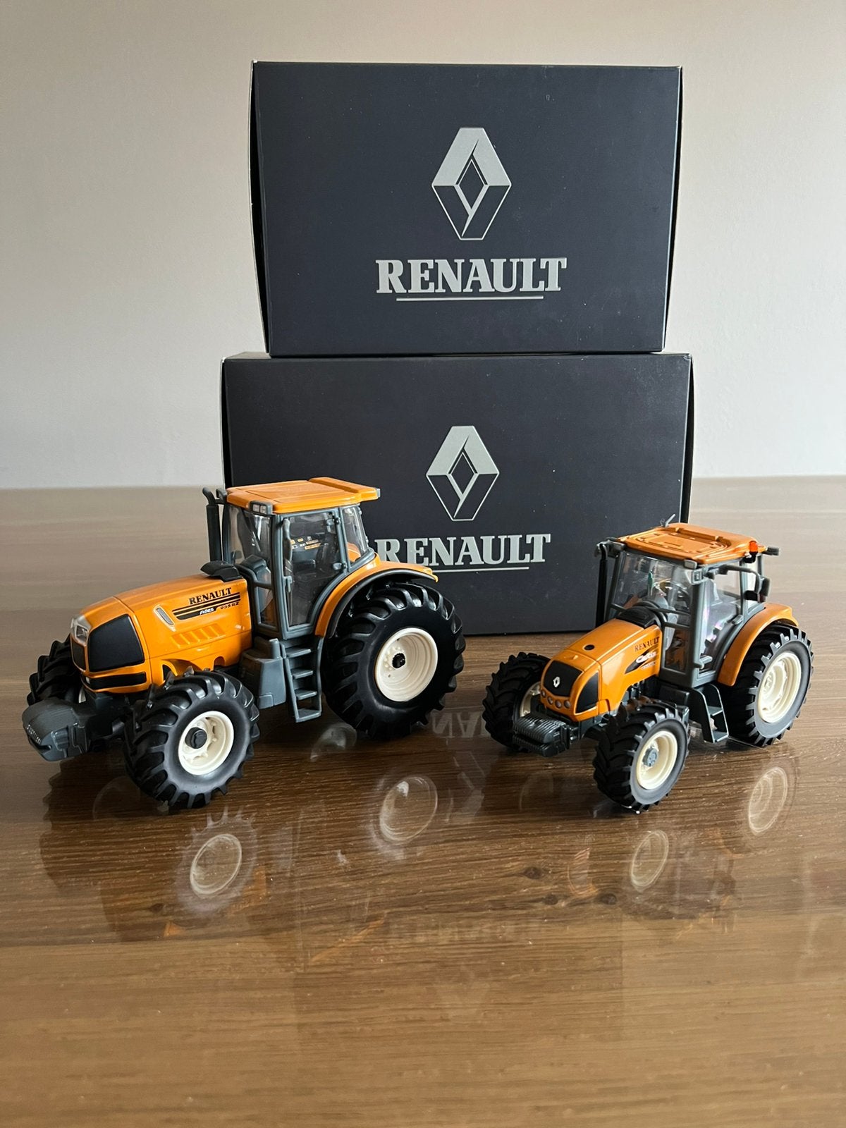 Renault Atles 935 RZ Celtis 456 RZ tractors UH, Ophalen of Verzenden, Zo goed als nieuw, Tractor of Landbouw, Universal Hobbies