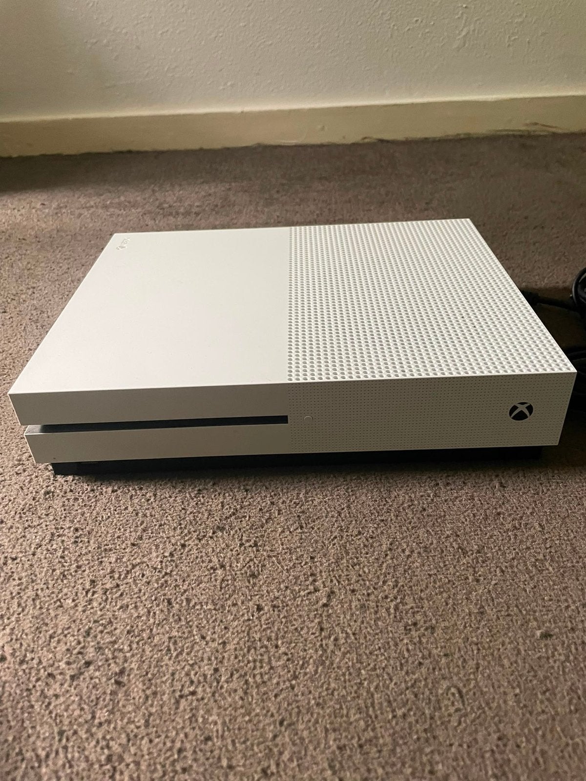 Xbox One S met controller en 4 games, Spelcomputers en Games, Spelcomputers | Xbox One, Gebruikt, Xbox One S, 500 GB, Met 1 controller