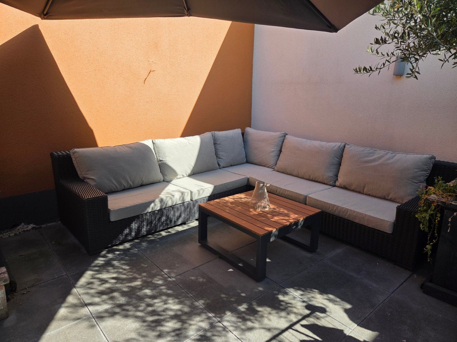 Grote lounge hoekbank 300x300 cm met kussens, Ophalen, 6 zitplaatsen, Zo goed als nieuw, Loungeset