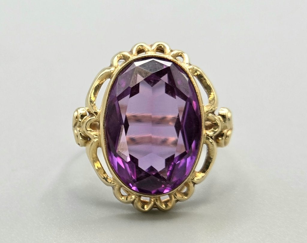 Gouden Vintage ring met edelsteen amethist. 2026/378, Ophalen of Verzenden, Goud, Ring, Met edelsteen