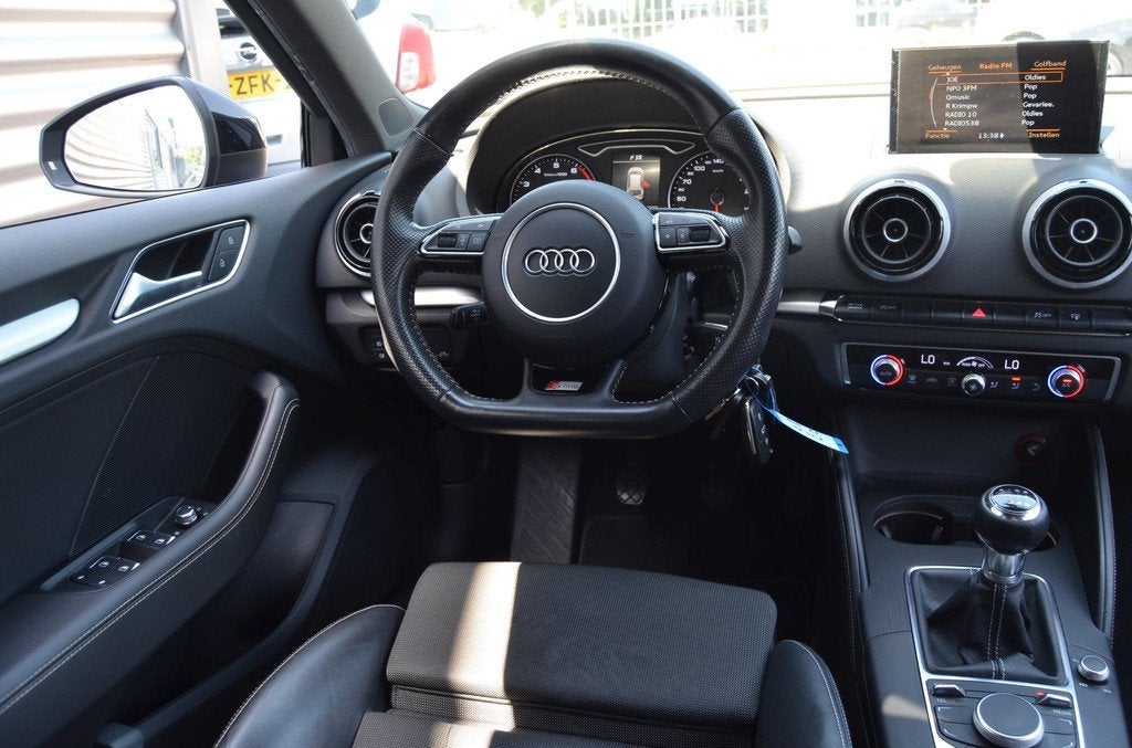 Audi A3 Sportback 1.4 TFSI Sport Edition|S-LINE|FULL BLACK|M, Voorwielaandrijving, 125 pk, Gebruikt, Euro 6