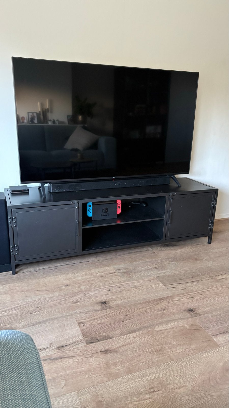 TV kast Castello Kwantum - Zwart, industrieel design, Ophalen, 100 tot 150 cm, Zo goed als nieuw, Minder dan 100 cm