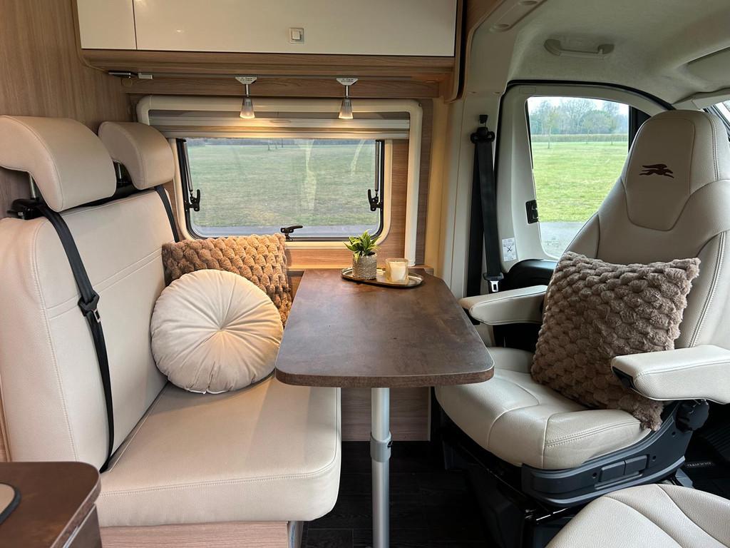 Laika KOSMO 6.0 Fiat Ducato 4 Persoons Buscamper Automaat me, Automaat, Buscamper of Camperbus, Ringverwarming, Info@autoverkoopheerenveen.nl