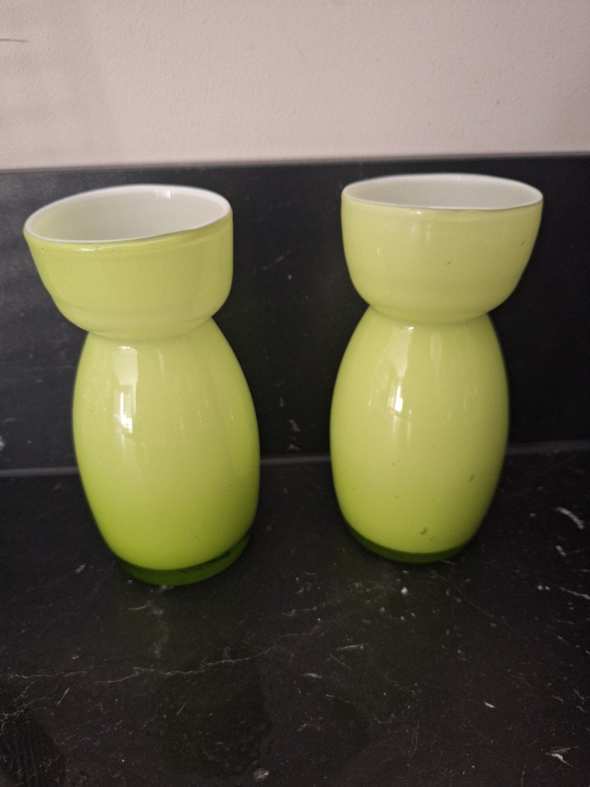 Set van 2 vintage groene glazen vazen, Ophalen of Verzenden