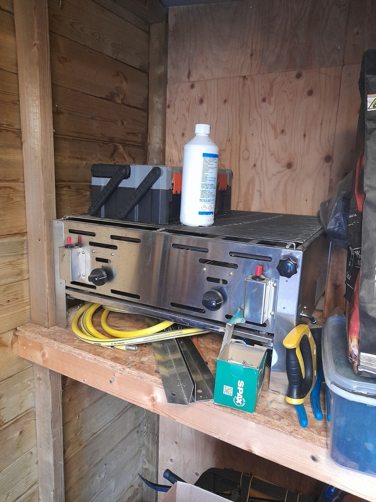Gasbarbecue met bakplaat - Ideaal voor buiten koken, Ophalen, Zo goed als nieuw, Hendi