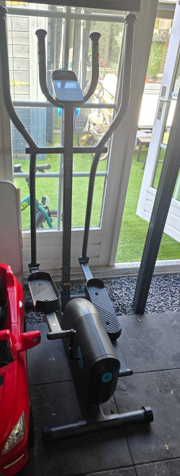 Domyos Crosstrainer - helaas scherm kapot, Ophalen, Gebruikt, Benen, Crosstrainer