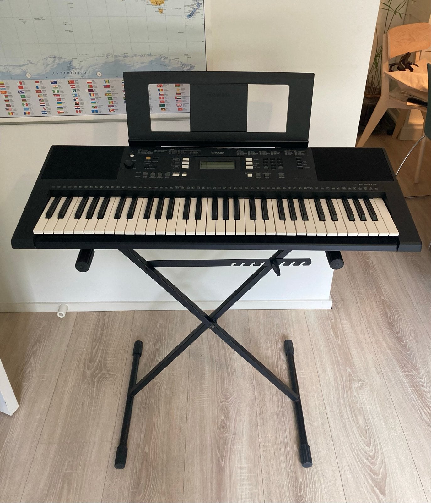 Yamaha PSR-E343 Keyboard met standaard en adapter, Ophalen, Yamaha, Aanslaggevoelig, 61 toetsen