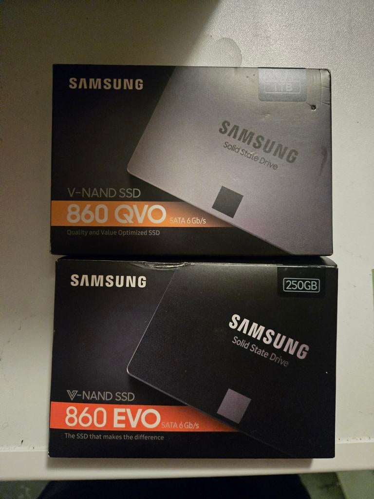 Samsung SSD 860 QVO 1TB & 860 EVO 250GB, Computers en Software, Harde schijven, Ophalen, Intern, 1TB en 250GB, Server