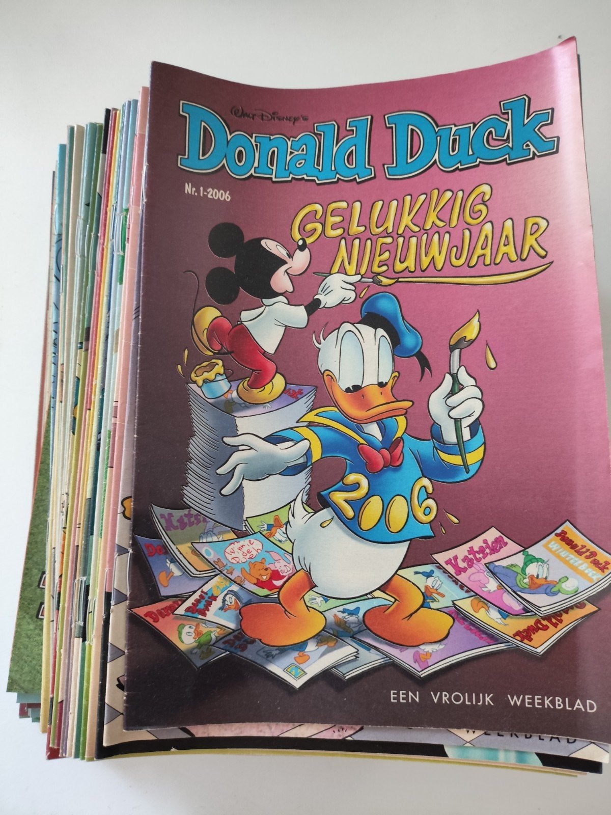 Donald Duck Gelukkig Nieuwjaar Jaargang-2006, Eén stripboek, Ophalen of Verzenden, Gelezen