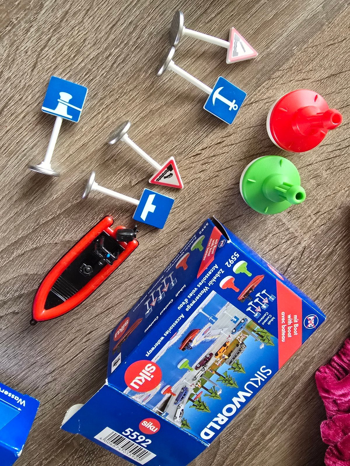 Siku World 5592 Waterwegen Accessoires met Boot, Ophalen of Verzenden, Zo goed als nieuw