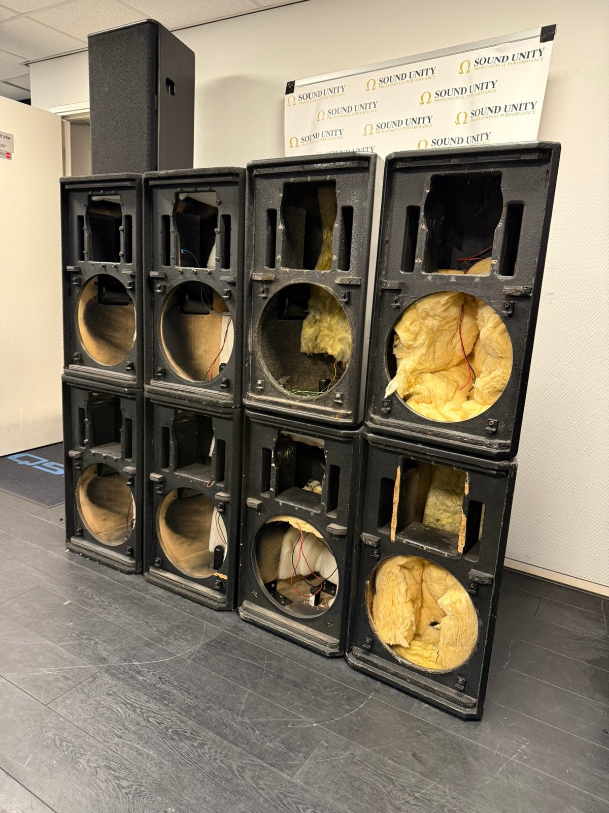 8x EV - Electro Voice Deltamax lege kasten, Subwoofer, Zo goed als nieuw, 120 watt of meer, Ophalen