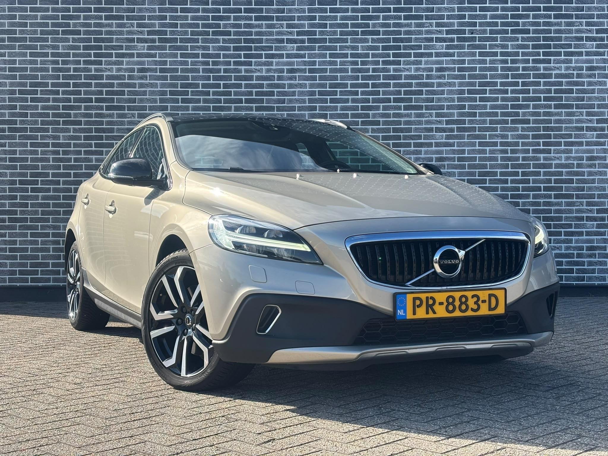 Volvo V40 Cross Country 1.5 T3 Nordic+ | Panoramadak | Achte, Euro 6, 152 pk, V40, 1500 kg