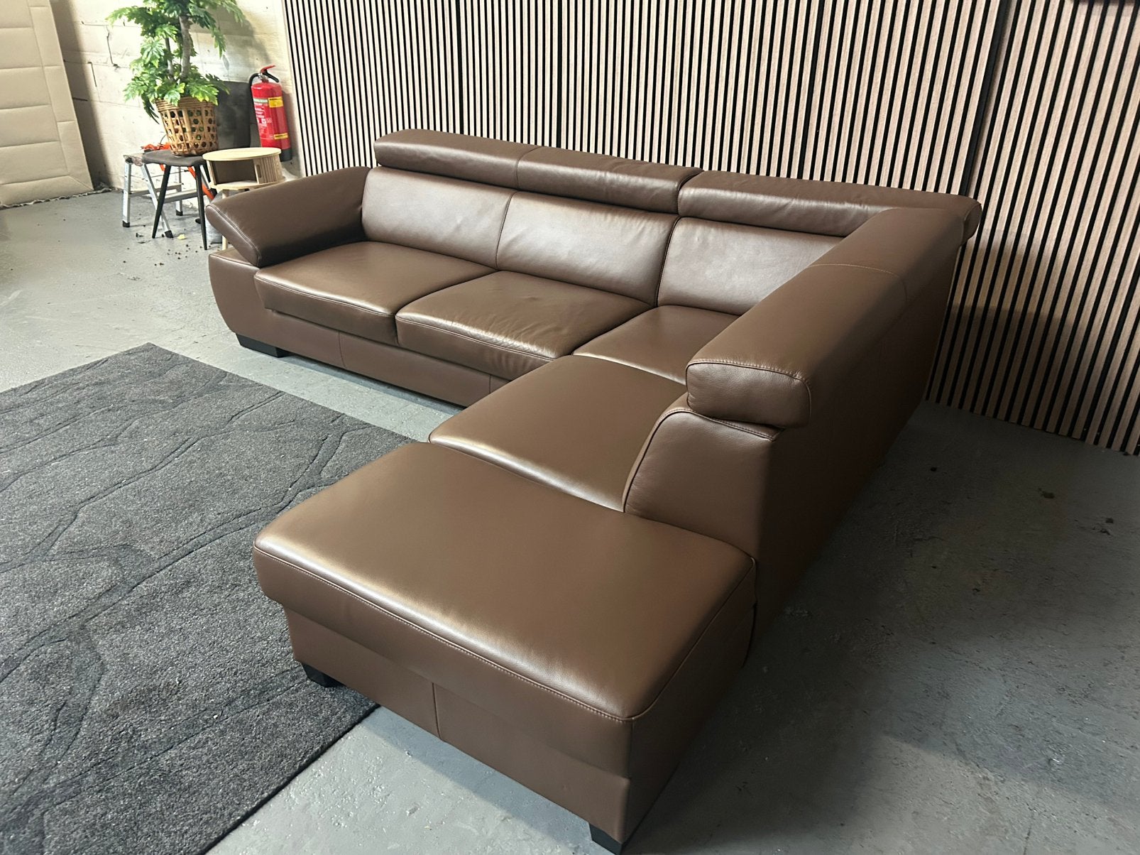 GRATIS LEVERING Hoekbank Leer Bruin 264X207 GEREINIGD, Huis en Inrichting, Banken | Bankstellen, 250 tot 300 cm, Hoekbank, Leer