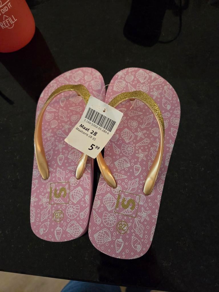 Nieuwe slippers maat 28, Ophalen of Verzenden, Nieuw, Meisje, Overige typen