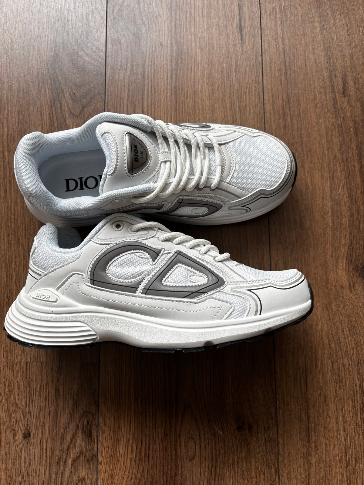 Dior b30 wit, Ophalen of Verzenden, Nieuw, Wit