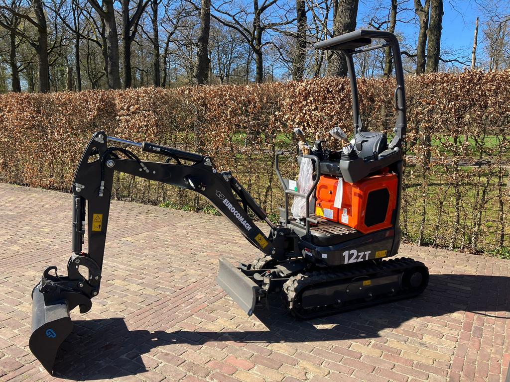 Eurocomach 12 Minigraver, Zakelijke goederen, Machines en Bouw | Kranen en Graafmachines, Ophalen of Verzenden, Graafmachine