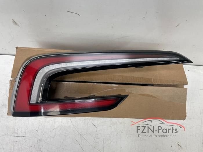 Tesla Model 3 Facelift achterlicht links, Ophalen of Verzenden, Gebruikt