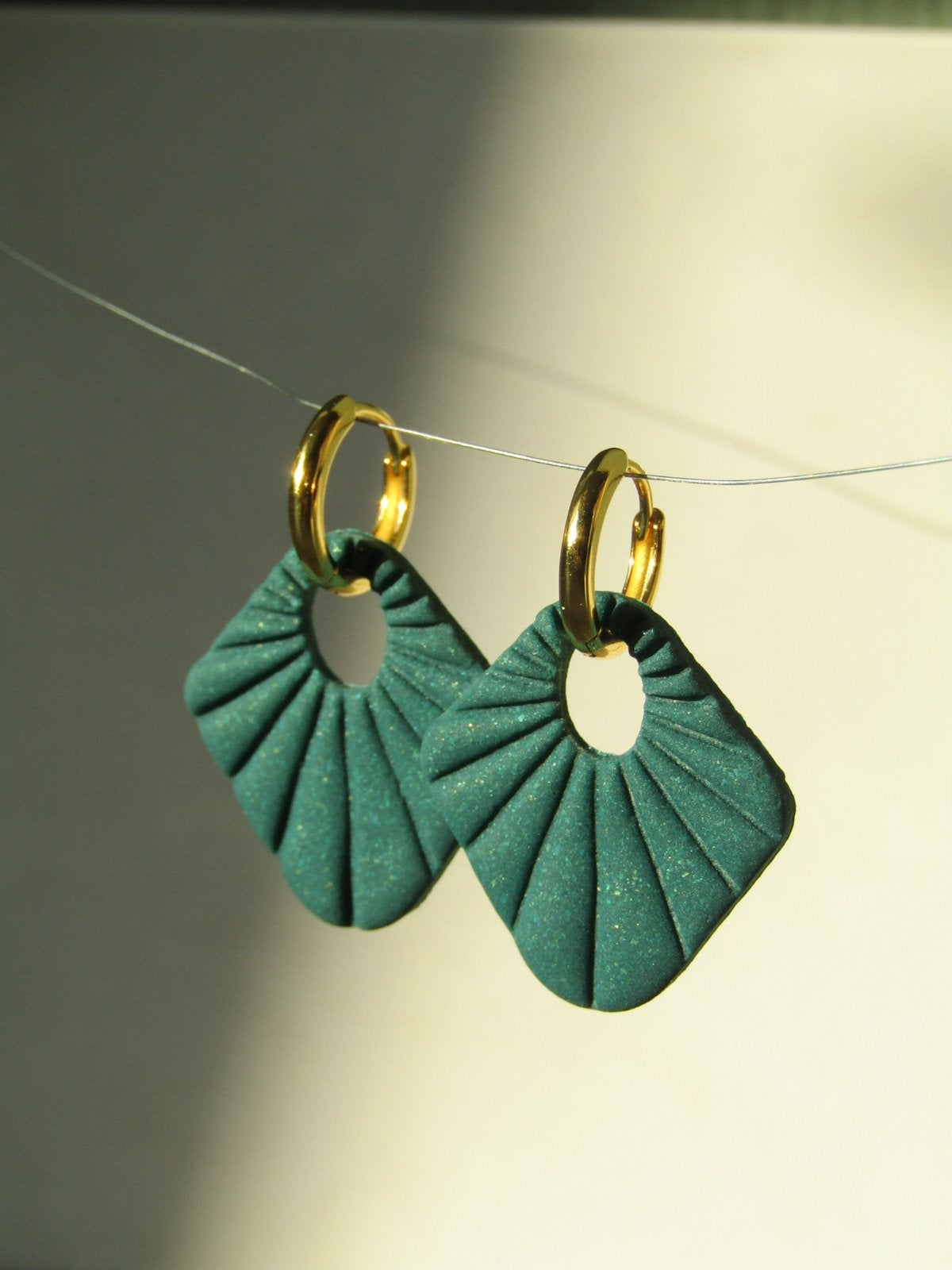 Handgemaakte polymeer klei oorbellen - Studio Lobe, Overige materialen, Hangers, Nieuw, Ophalen of Verzenden