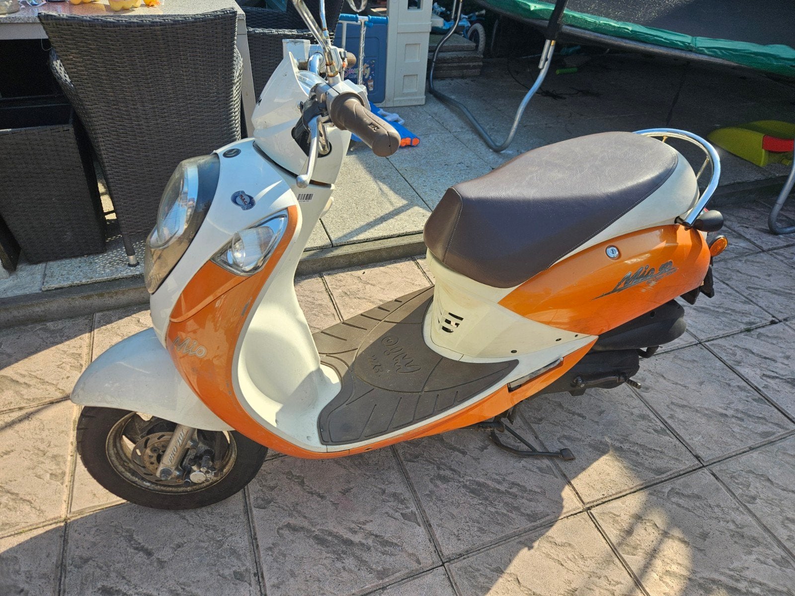 Sym Mio snor, Fietsen en Brommers, Ophalen, Benzine