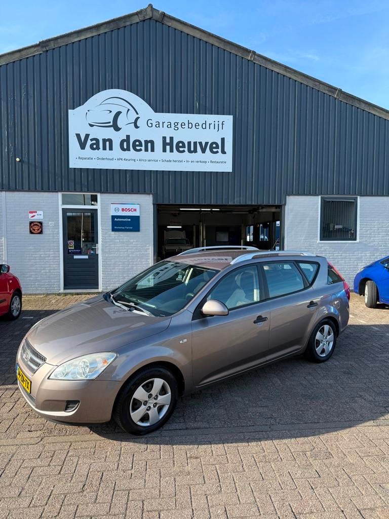 Kia Cee'd Sporty Wagon 1.6 X-tra, Gebruikt, 4 cilinders, Origineel Nederlands, Handgeschakeld