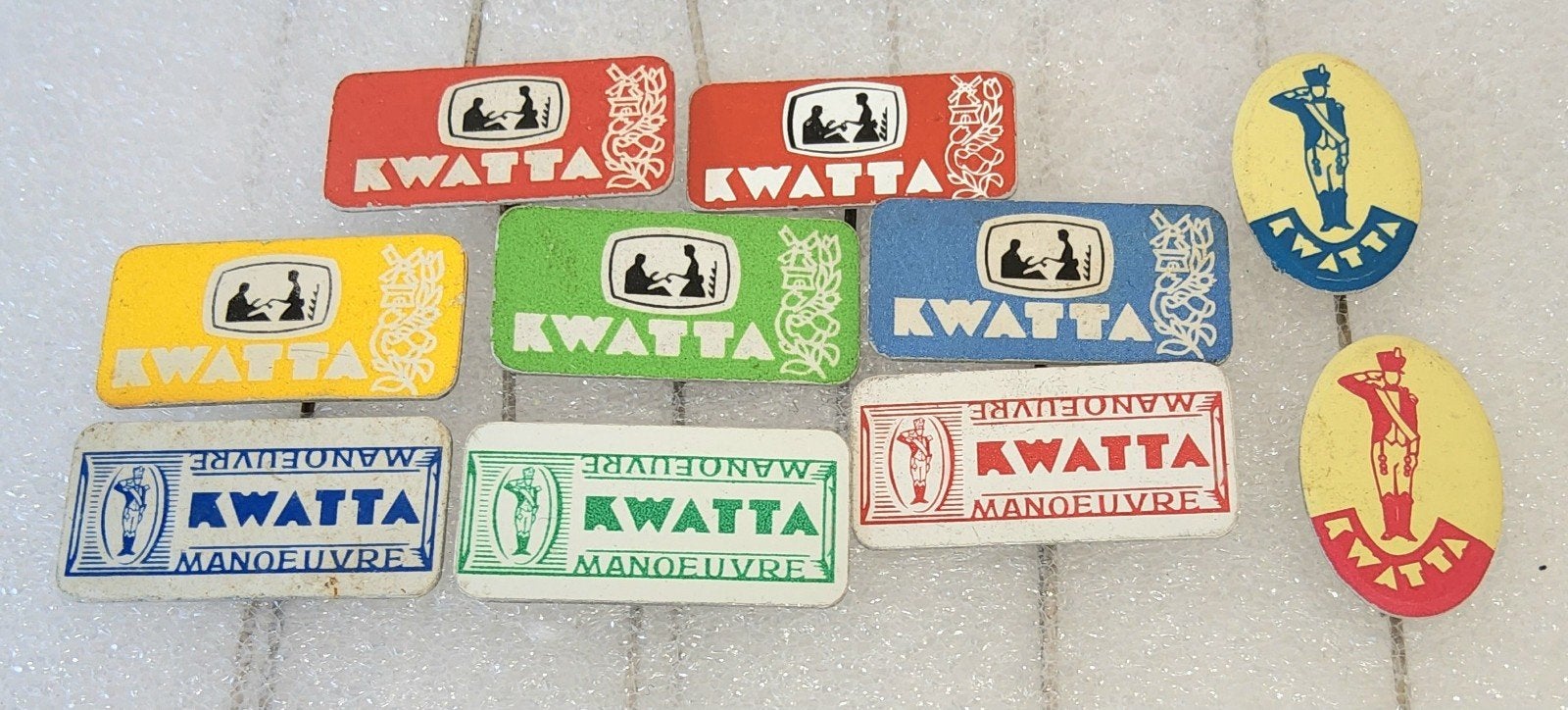 10 Kwatta en Kwatta Chocolade Speldjes, Ophalen of Verzenden, Gebruikt, Overige onderwerpen, Speldje of Pin