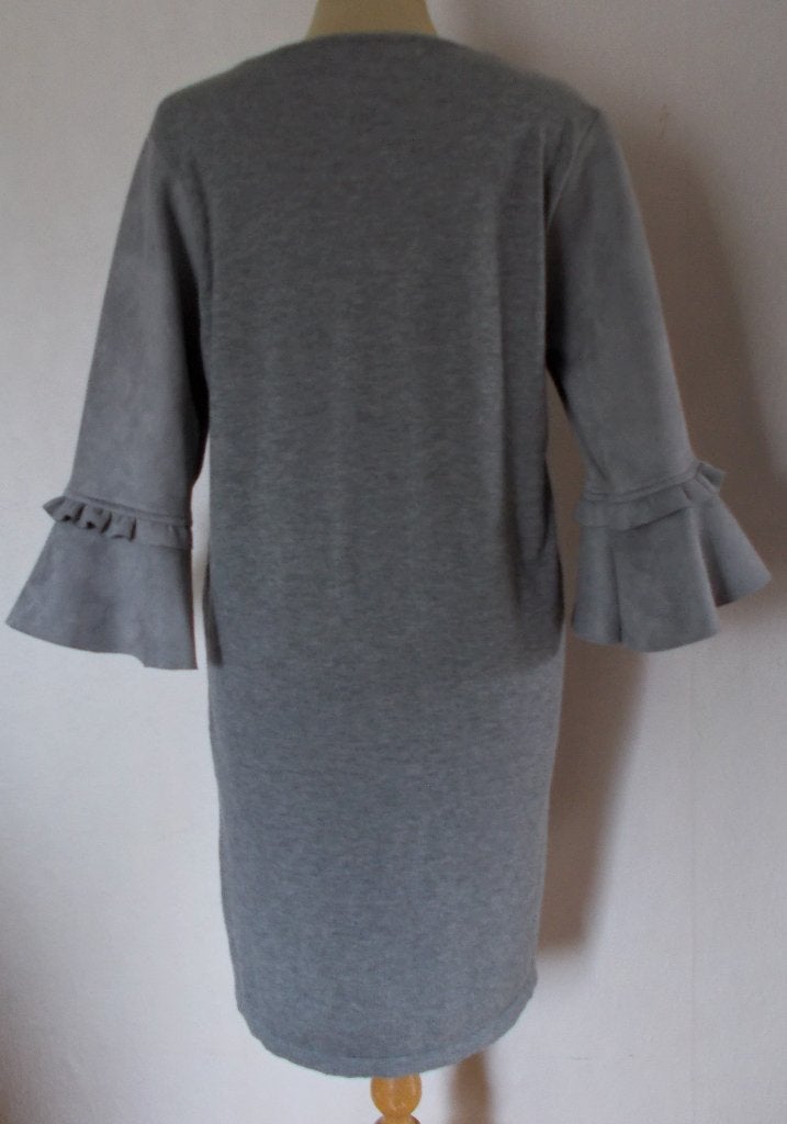Grijze suede look jurk van Sandro Ferrone! L, Kleding | Dames, Verzenden, Maat 42/44 (L), Zo goed als nieuw, Knielengte