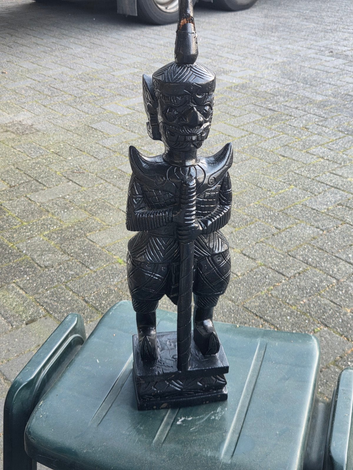 Houten beeld van Aziatische krijger, handgemaakt, Overige onderwerpen, Handgemaakt, Zwart, Beeld