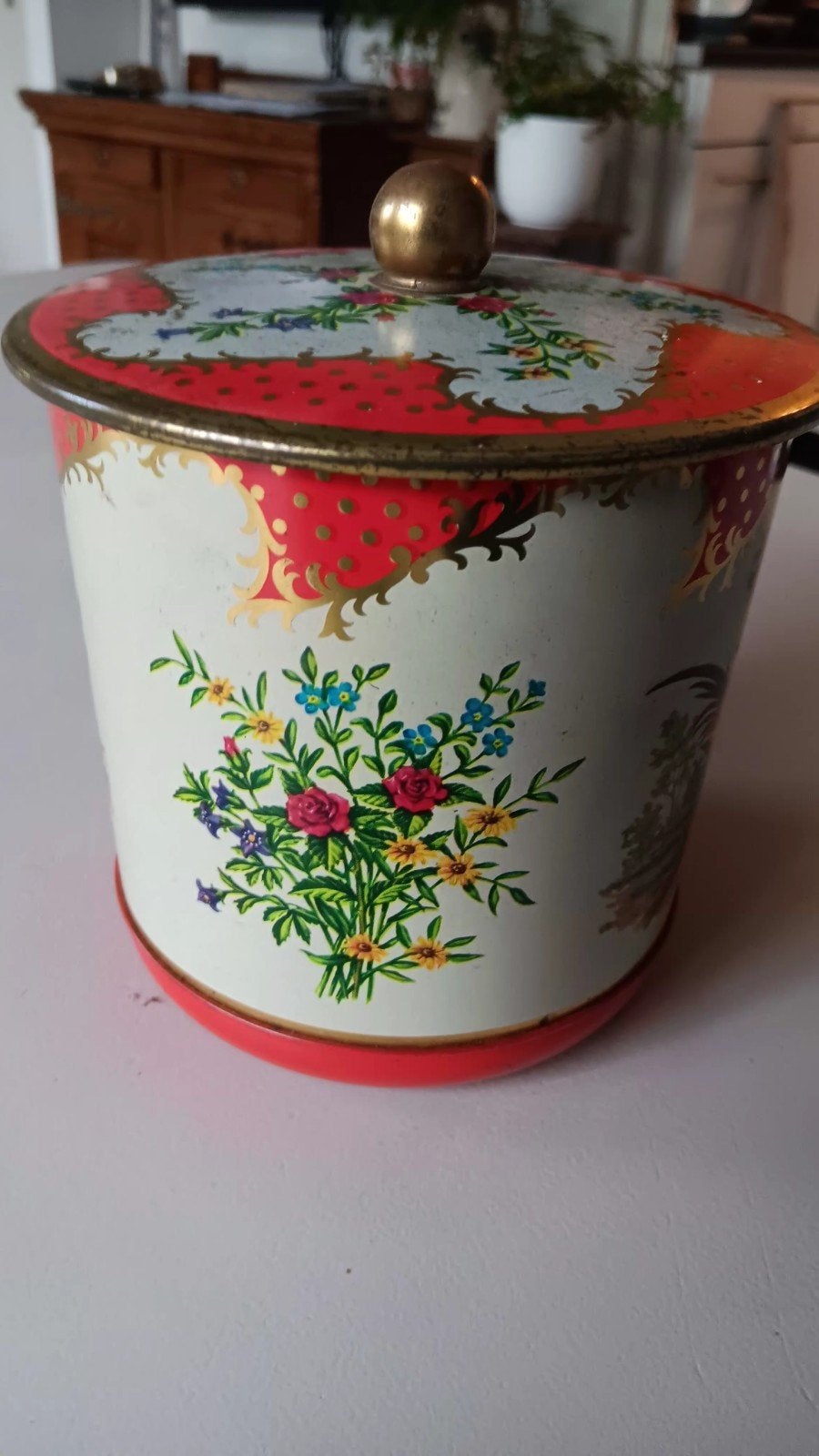 Blik eduscho kaffee.
Koffieblik uit Bremen.
Wit/rood met afb, Verzamelen, Ophalen of Verzenden, Gebruikt, Overige