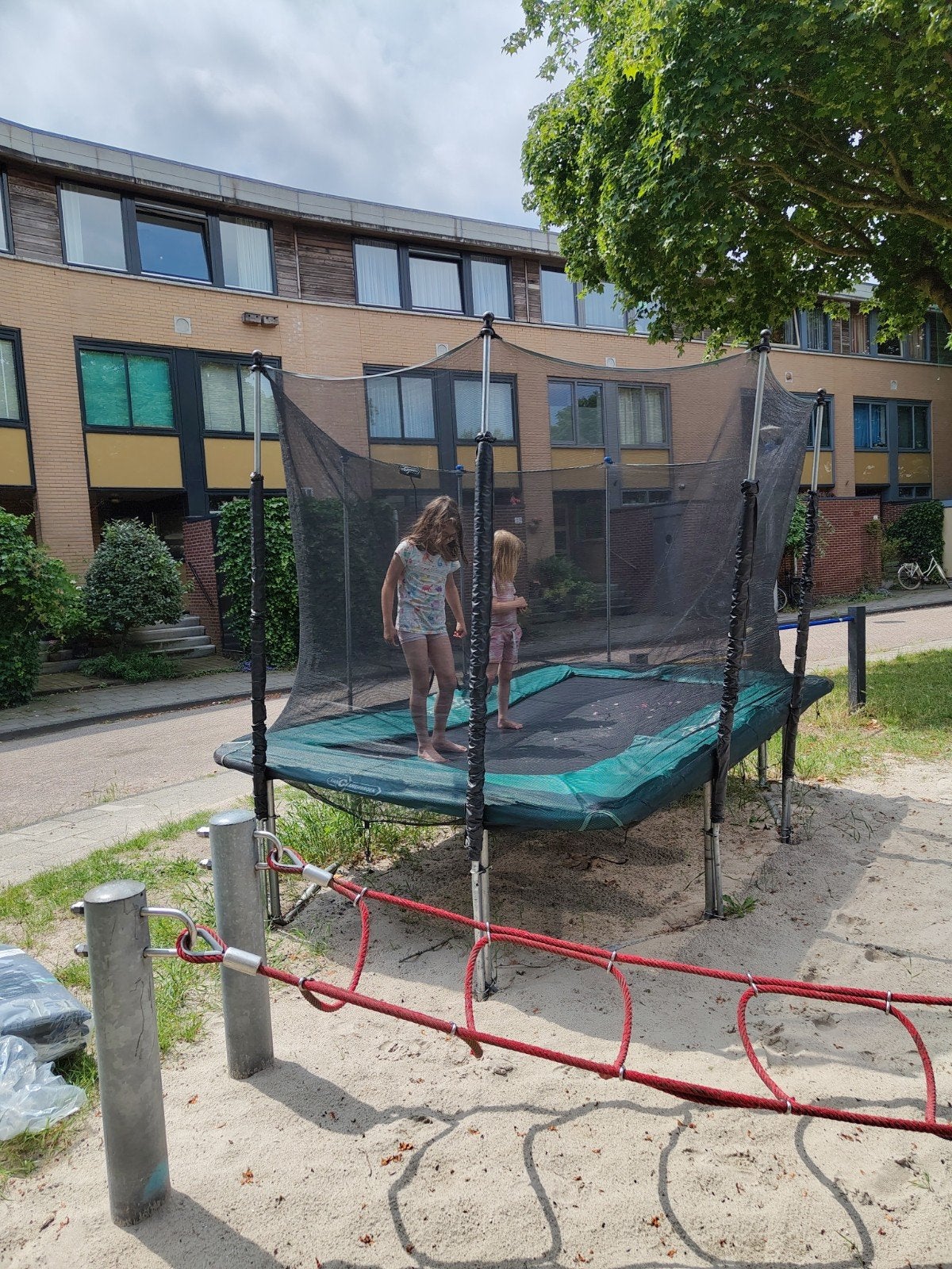 Trampoline met nieuwe onderdelen, Ophalen, Gebruikt