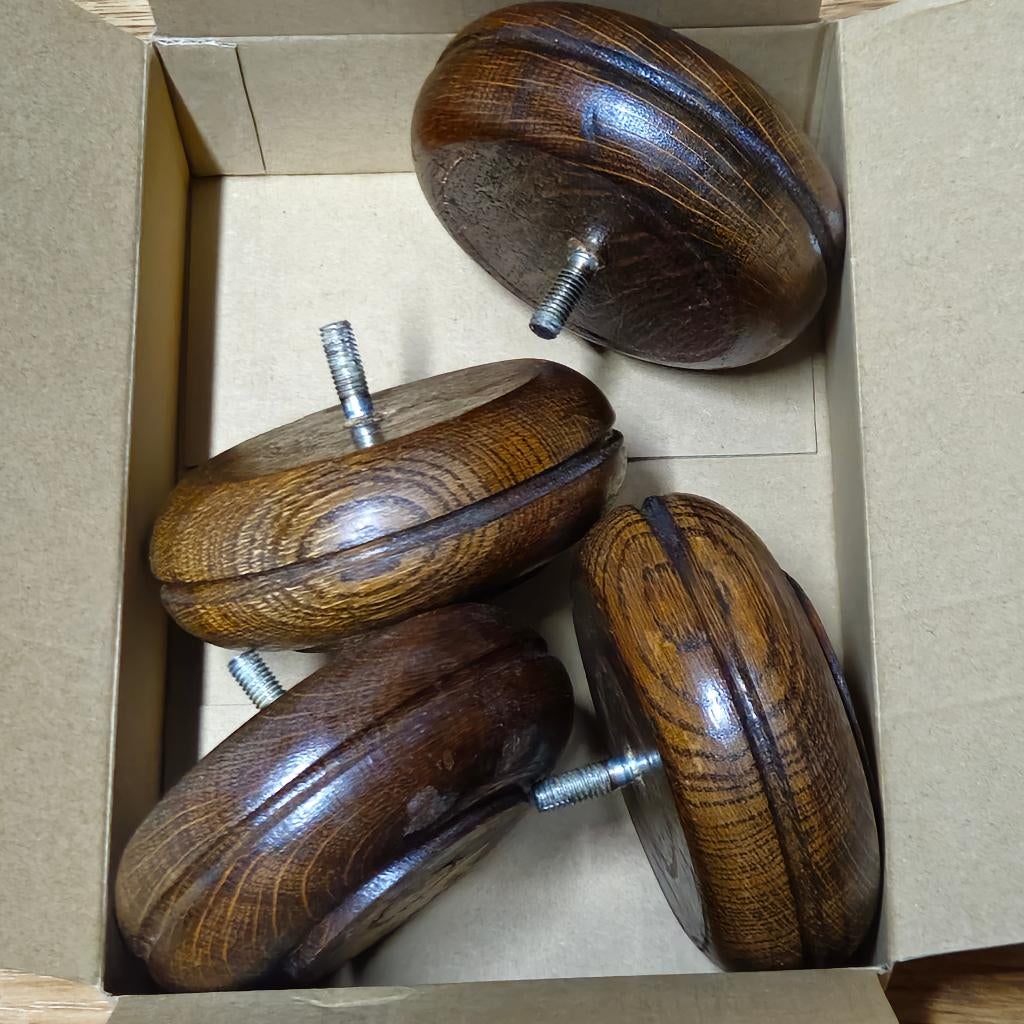 4 mooie eiken bol-poten 11cm schroefdraad M5 incl verzend, Verzenden, Zo goed als nieuw
