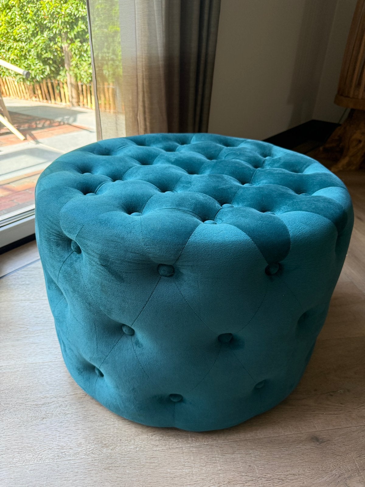 Grote ronde velvet poef petrol/turquoise – 60 cm, Ophalen, Zo goed als nieuw, Stof, 50 tot 75 cm