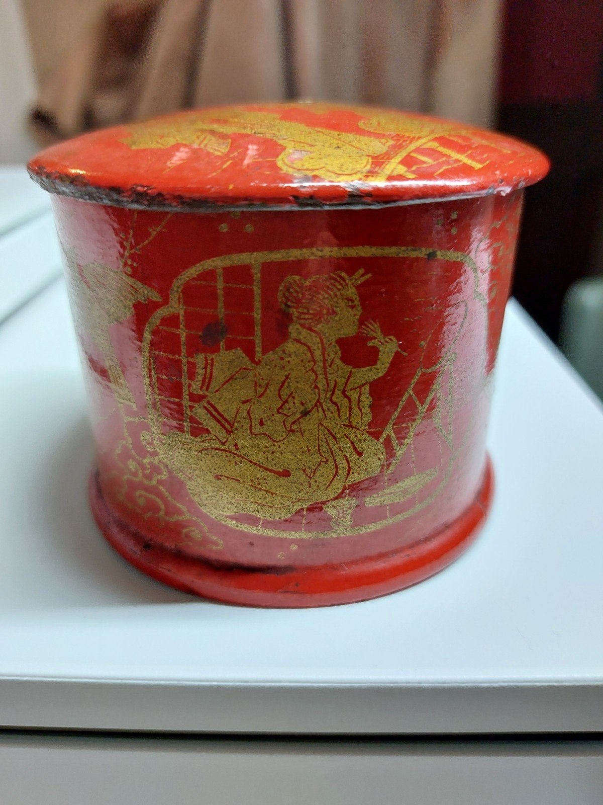 Papier-maché Oosters doosje met goudkleurige decoratie, Ophalen of Verzenden