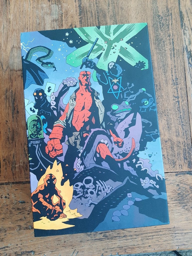 Hellboy Omnibus Boxed Set 1-4 (zo goed als nieuw), Complete serie of reeks, Ophalen of Verzenden, Zo goed als nieuw