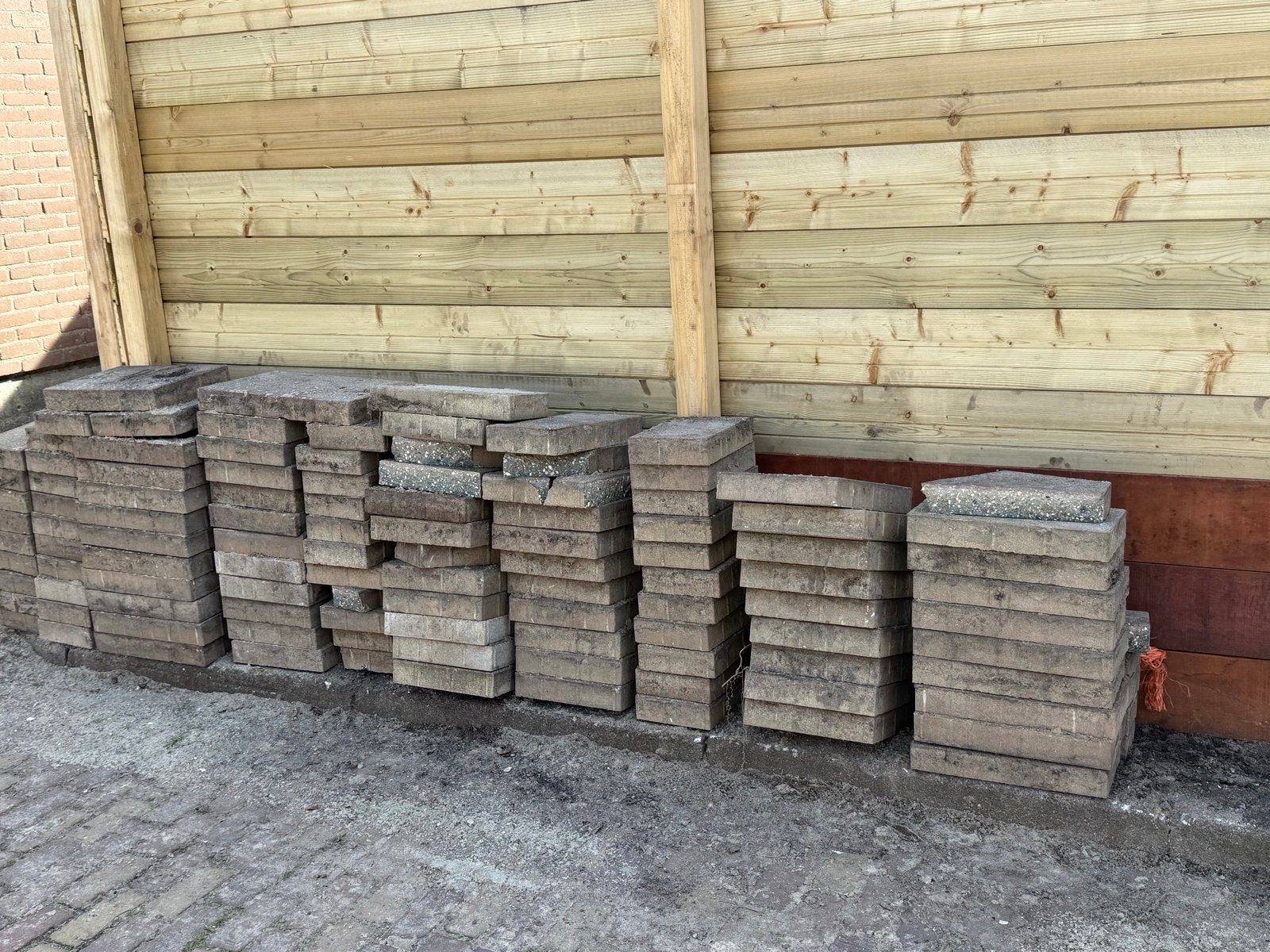 Gratis af te halen: Betonnen terrastegels (diverse maten), Tuin en Terras, Gebruikt, Ophalen of Verzenden, 10 m² of meer, Beton