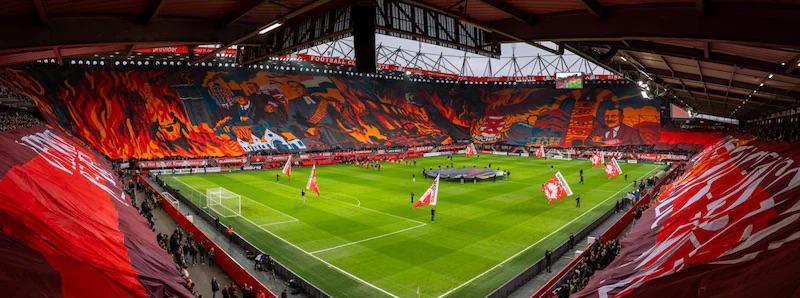 1 Seizoenskaart voor FC Twente Vak P Tekoop Zie omschrijving, Tickets en Kaartjes, Seizoenskaart, Eén persoon, Maart