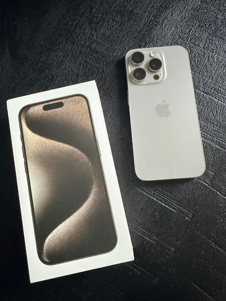 iPhone 15 Pro Titanium 128 GB – Perfecte staat + accessoires, Telecommunicatie, Mobiele telefoons | Apple iPhone, Ophalen, 128 GB