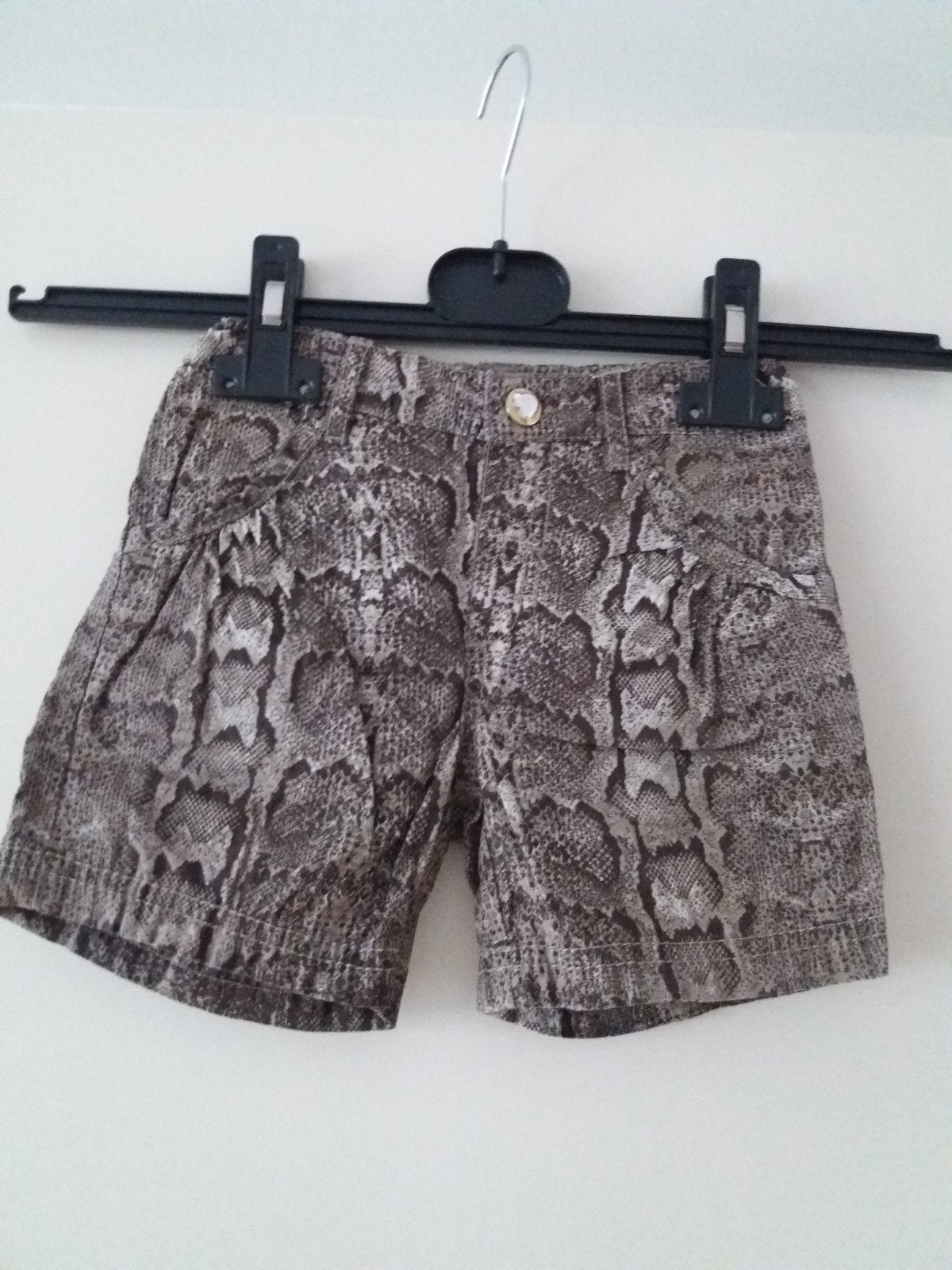 Superleuke short animal print mt 98, Ophalen of Verzenden, Zo goed als nieuw, Meisje, Broek