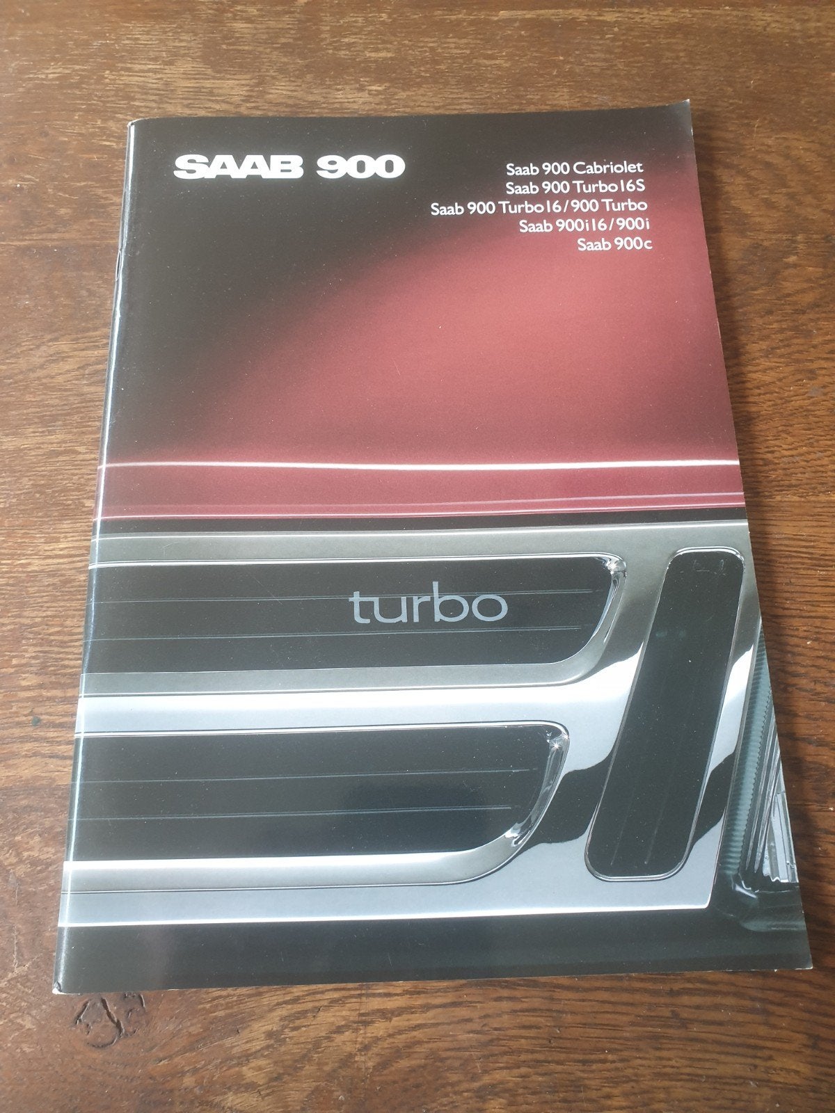 Folders Saab 900 classic, Gelezen, Ophalen of Verzenden, Overige merken, Saab Scania