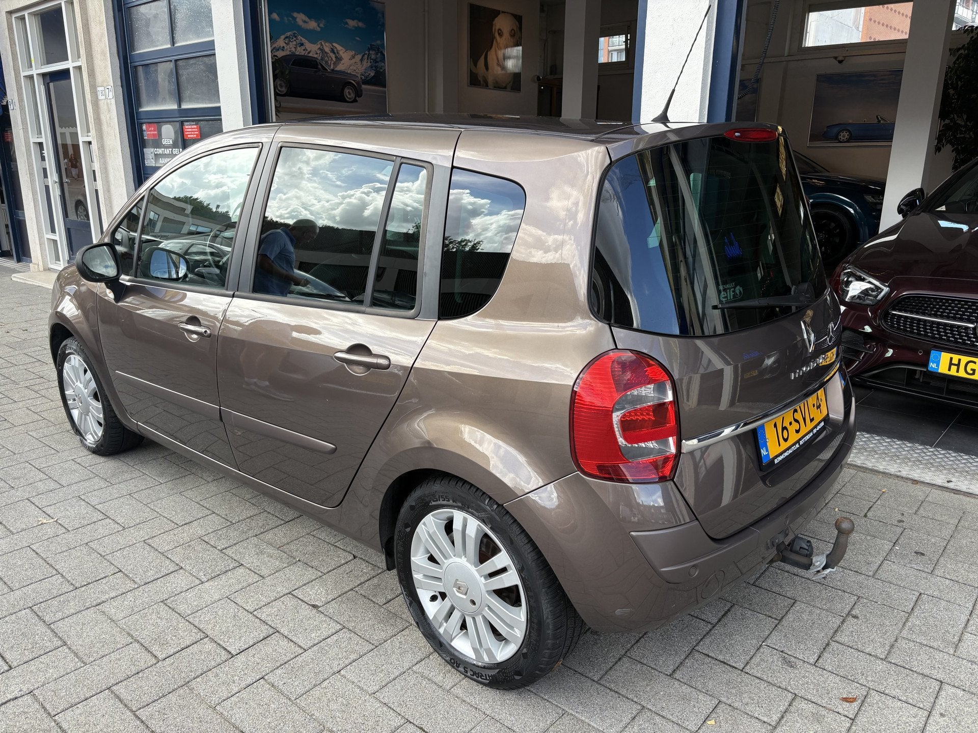 Renault Grand Modus 1.6-16V Exception AUTOMAAT (bj 2011), Auto's, Euro 5, Gebruikt, 4 cilinders, Bruin